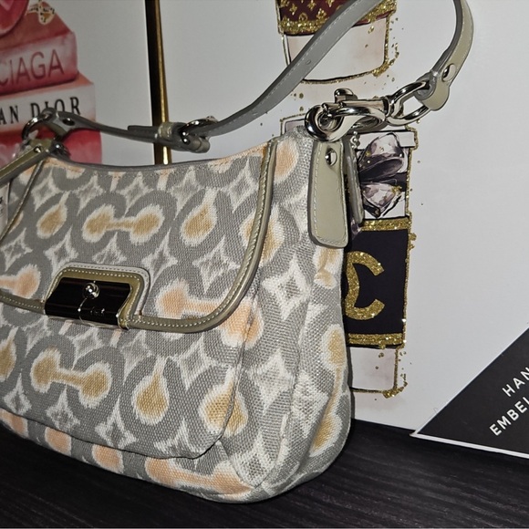 Coach Kristin Ikat OP Art Hobo Flap Shoulder Bag. NWT - Picture 4 of 15